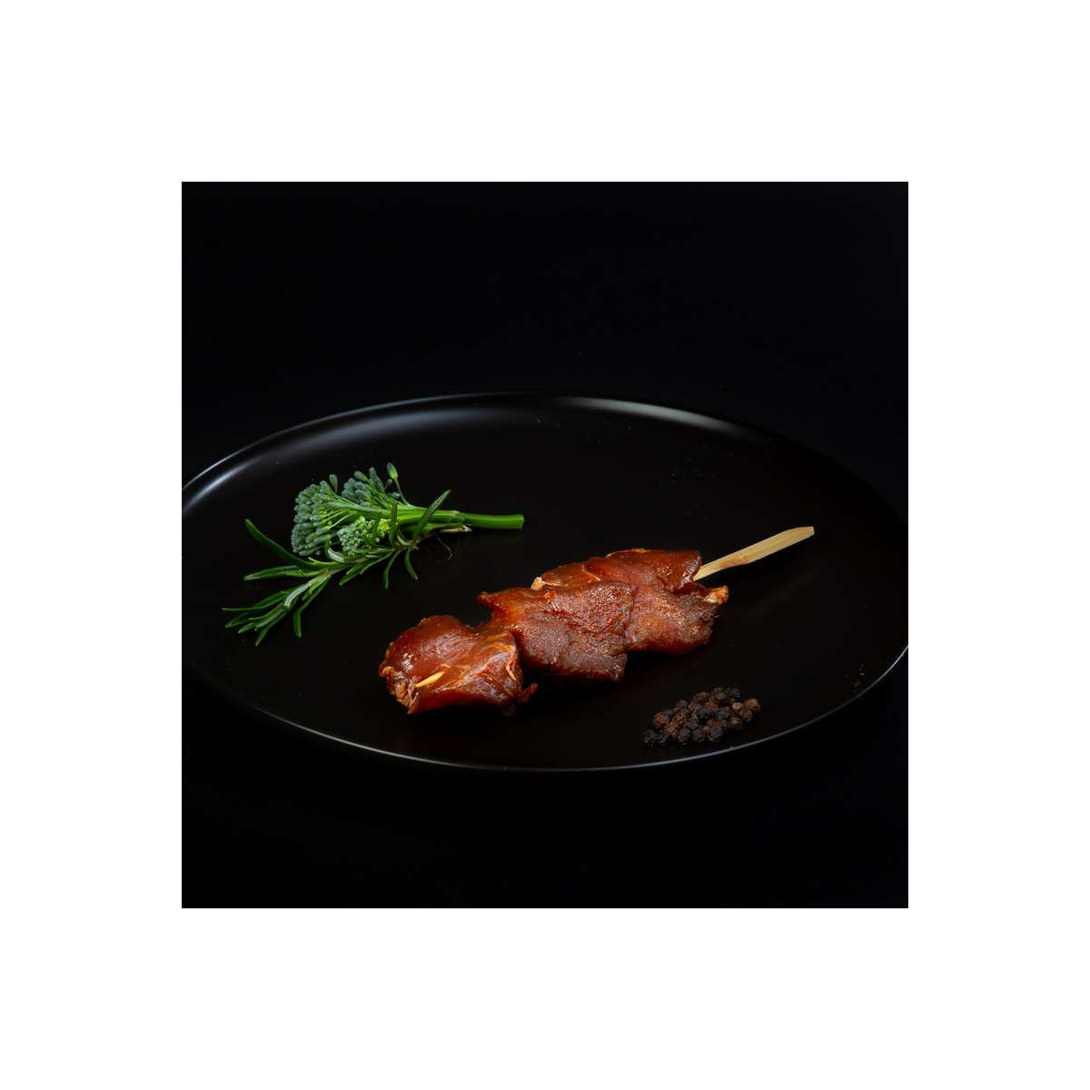 Eigengemaakte Sate varkenshaas spiesjes (3 stuks) voor op de barbecue