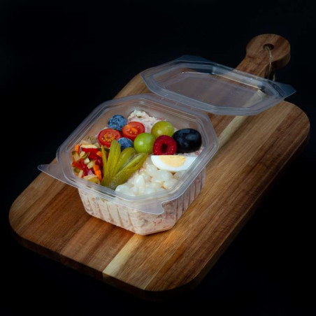 Rundvleessalade met fruit en zuurtjes van marktslager van Bussel